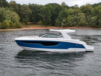 2026 Cruisers Yachts 38 GLS — front three-quarter view