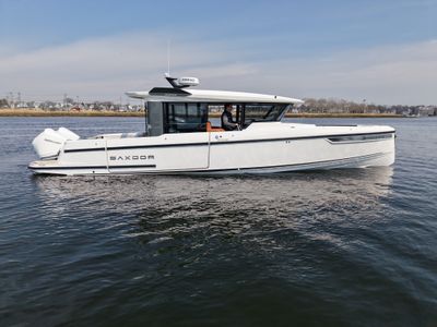 2026 Saxdor 340 GTWA — front three-quarter view