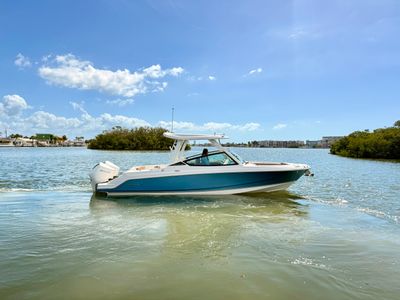 2026 Boston Whaler 280 Vantage — front three-quarter view