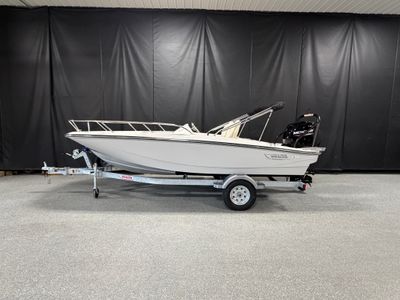2026 Boston Whaler 160 Super Sport — front three-quarter view