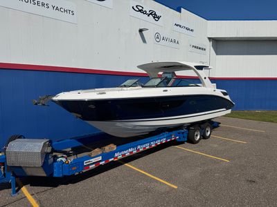 2026 Sea Ray SLX 350 — front three-quarter view