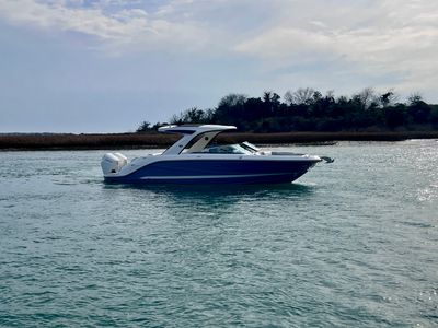 2026 Sea Ray SLX 310 Outboard — front three-quarter view