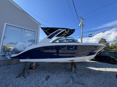 2026 Sea Ray SDX 230 Outboard — front three-quarter view