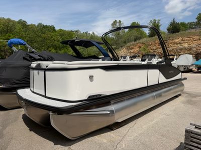 2026 Harris Sunliner 250 — front three-quarter view