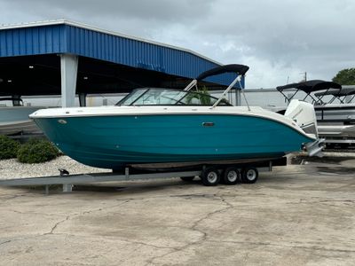 2026 Sea Ray SDX 250 Outboard — front three-quarter view