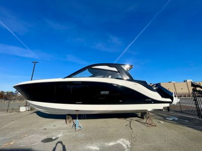 2026 Sea Ray Sundancer 370 Outboard — front three-quarter view