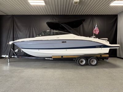 2026 Sea Ray SLX 280 — front three-quarter view