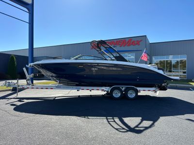 2026 Sea Ray SDX 290 — front three-quarter view