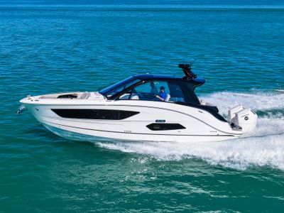 2026 Sea Ray Sundancer 370 Outboard — front three-quarter view