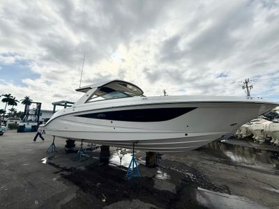 2026 Sea Ray SLX 400 Outboard — front three-quarter view