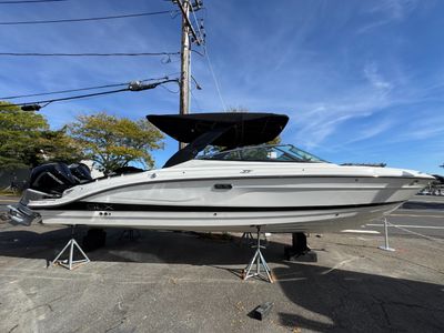 2026 Sea Ray SLX 280 Outboard — front three-quarter view