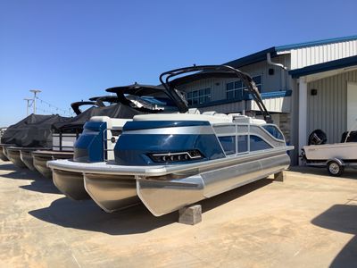 2026 Harris 230 Grand Mariner — front three-quarter view