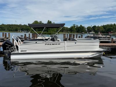 2026 Premier 230 SOLARIS — front three-quarter view