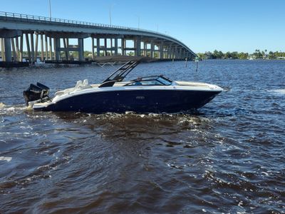 2026 Sea Ray SDX 290 Outboard — front three-quarter view