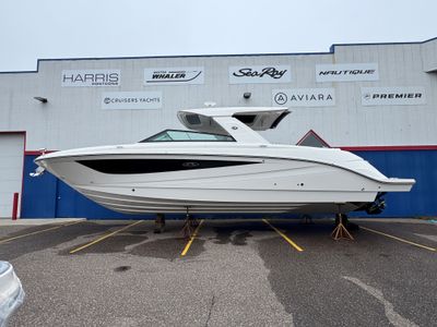 2026 Sea Ray SLX 400 — front three-quarter view