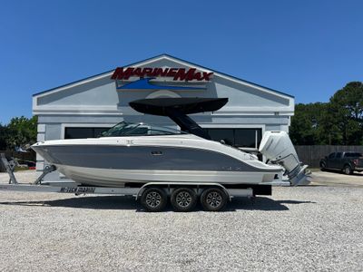 2026 Sea Ray SLX 260 Outboard — front three-quarter view