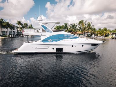 2022 Azimut 50 FLY — front three-quarter view