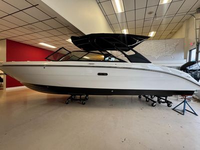 2026 Sea Ray SDX 270 Outboard — front three-quarter view