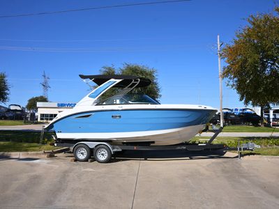 2026 Sea Ray SDX 230 — front three-quarter view