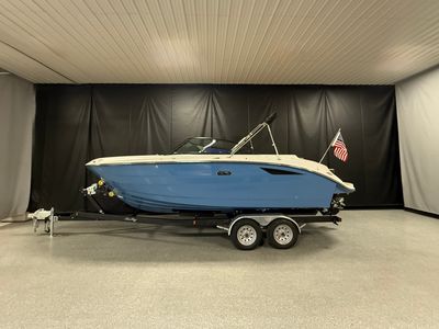 2026 Sea Ray SDX 230 — front three-quarter view