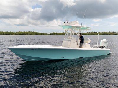 2019 SeaVee 270Z — front three-quarter view