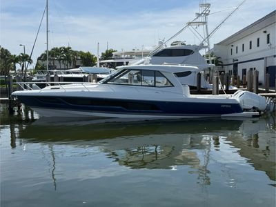 2026 Intrepid 50 EVOLUTION — front three-quarter view