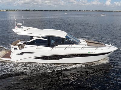 2024 Galeon 425 HTS — front three-quarter view