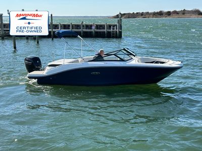 2022 Sea Ray SPX 190 OB — front three-quarter view