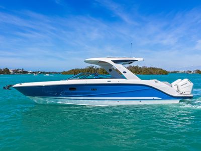 2026 Sea Ray SLX 310 Outboard — front three-quarter view