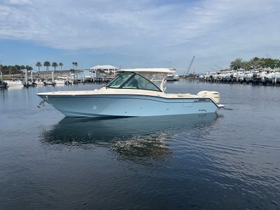 2026 Grady-White Freedom 325 — front three-quarter view