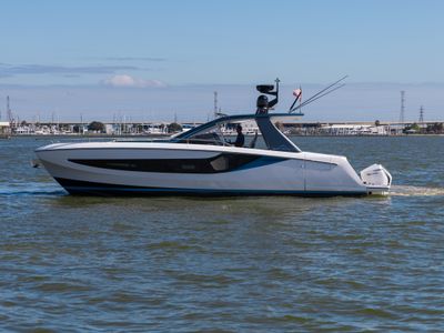 2023 Azimut AZ42 VERVE — front three-quarter view