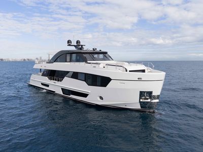 2027 Ocean Alexander 30R — front three-quarter view