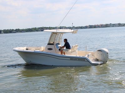 2026 Grady-White Fisherman 216 — front three-quarter view