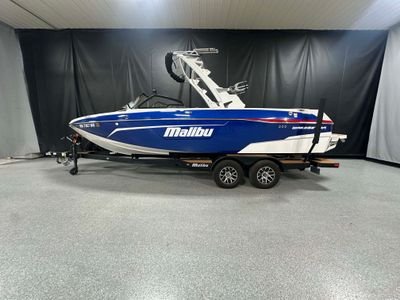 2021 Malibu 23LSV — front three-quarter view