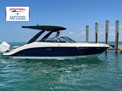 2023 Sea Ray SLX 260 Outboard — front three-quarter view