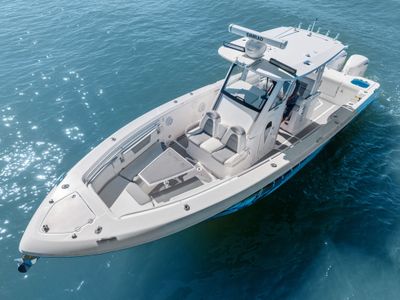 2016 Everglades 325 — front three-quarter view