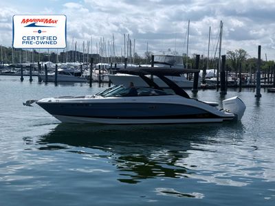 2024 Sea Ray SLX 260 Outboard — front three-quarter view