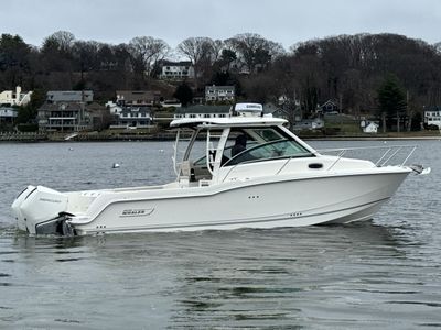 2026 Boston Whaler 285 Conquest — front three-quarter view