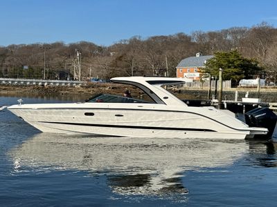 2026 Sea Ray SLX 310 Outboard — front three-quarter view
