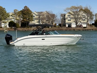 2026 Sea Ray SDX 270 Outboard — front three-quarter view