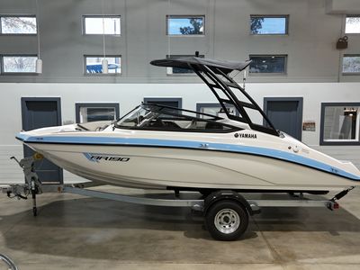 2026 Yamaha AR190 — front three-quarter view