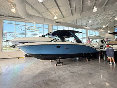 2026 Sea Ray SDX 290 — front three-quarter view