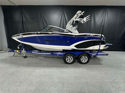 2017 Mastercraft X20 — front three-quarter view