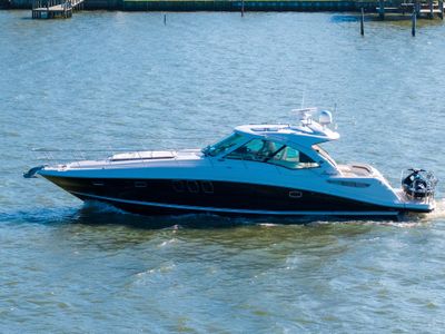 2007 Sea Ray 48 Sundancer — front three-quarter view