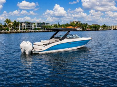 2026 Sea Ray SLX 280 Outboard — front three-quarter view