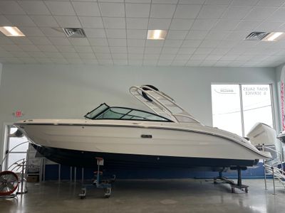 2026 Sea Ray SDX 270 Outboard — front three-quarter view