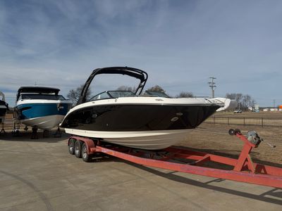 2026 Sea Ray SDX 290 — front three-quarter view