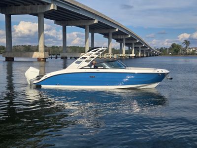 2026 Sea Ray SDX 270 Outboard — front three-quarter view