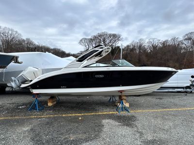 2026 Sea Ray SDX 250 Outboard — front three-quarter view