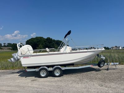 2026 Boston Whaler 190 Montauk — front three-quarter view